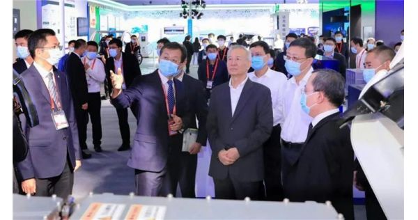 What are the black technologies of Foton's hydrogen heavy truck with a battery life exceeding 1,000 kilometers